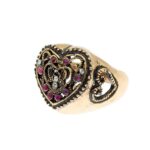 Anello di bigiotteria di qualità a forma di cuore con pietre dure