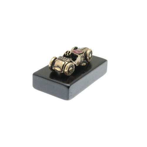 Vintage Car with Ruby - Image 2