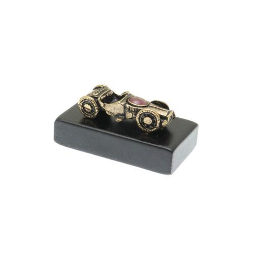 Vintage Car with Ruby - Image 6