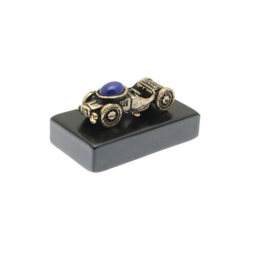 Vintage Car with Sapphire - Image 3