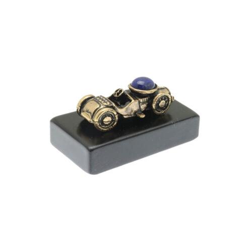 Vintage Car with Sapphire - Image 6