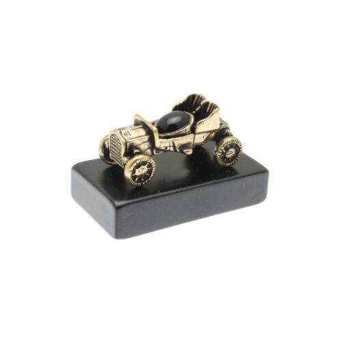 Elegant Car with Onyx - Image 4