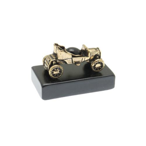 Elegant Car with Onyx - Image 6